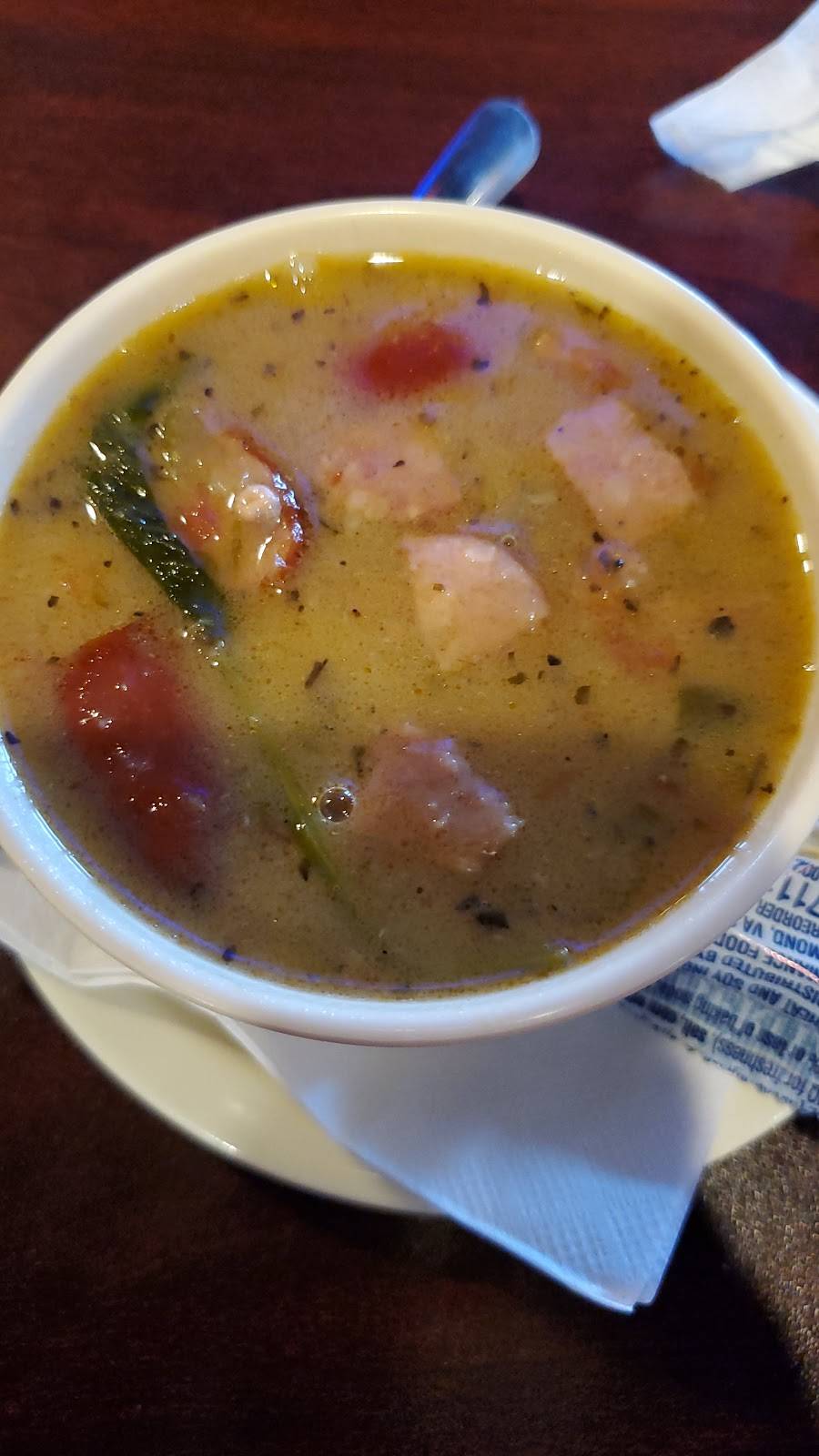 Street Meet The American Tavern | restaurant | Port Royal Plaza, D11, 95 Mathews Dr, Hilton Head Island, SC 29926, USA | 8438422570 OR +1 843-842-2570