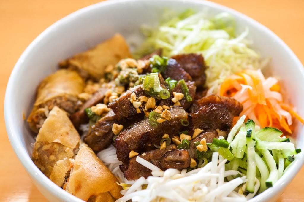 Vietnom Nom | restaurant | 8641 W 13th St N #103, Wichita, KS 67212, USA | 3162608812 OR +1 316-260-8812