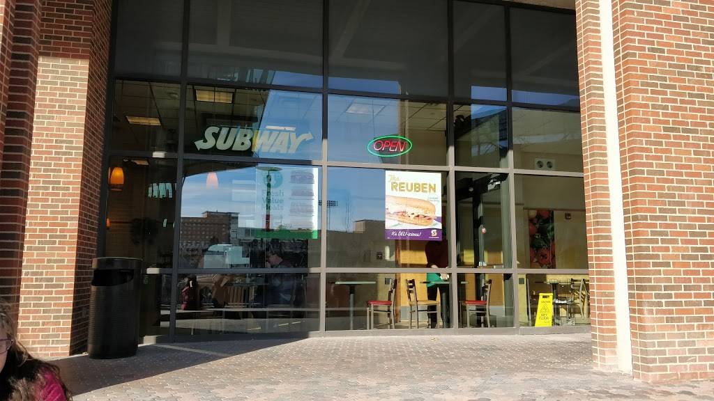 Subway | restaurant | 500 UC MainStreet, Cincinnati, OH 45221, USA | 5135564644 OR +1 513-556-4644