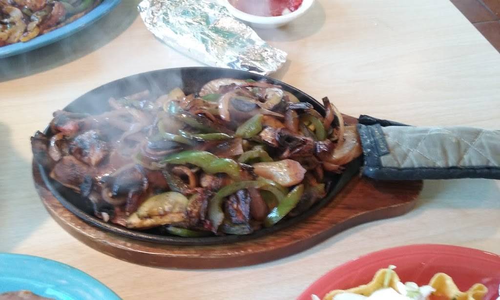 Los Potrillos | restaurant | 1305 Lincoln Ave, Charleston, IL 61920, USA | 2173456440 OR +1 217-345-6440