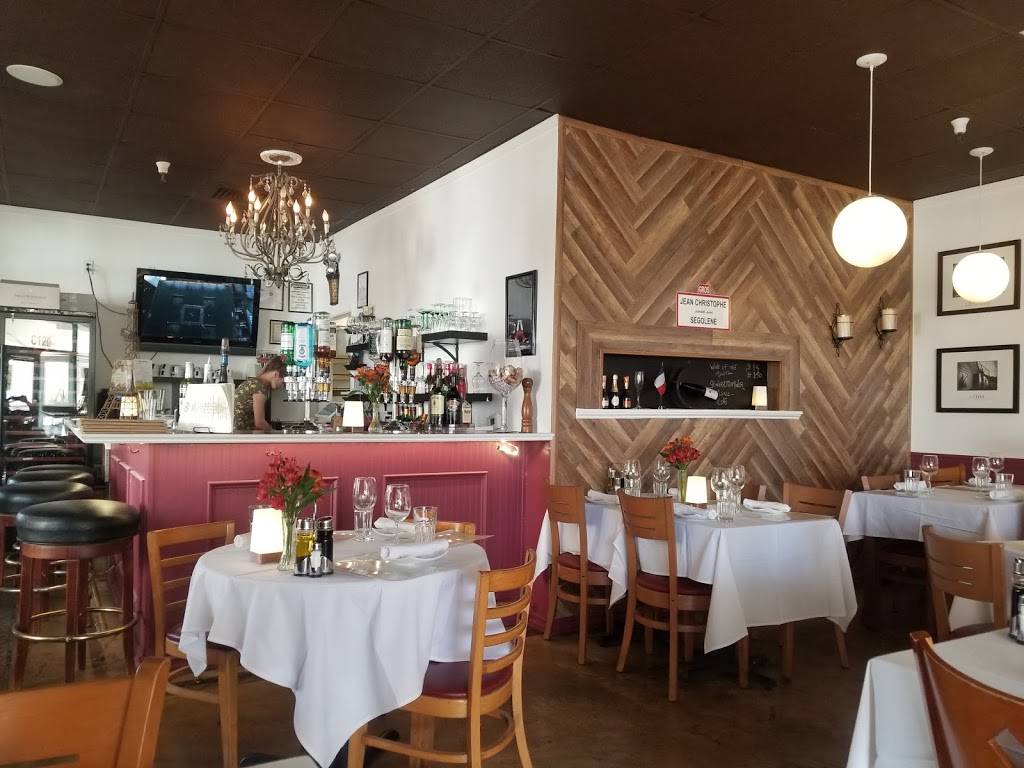 Voila French Bistro | restaurant | 10135 E Vía Linda, Scottsdale, AZ 85258, USA | 4806145600 OR +1 480-614-5600