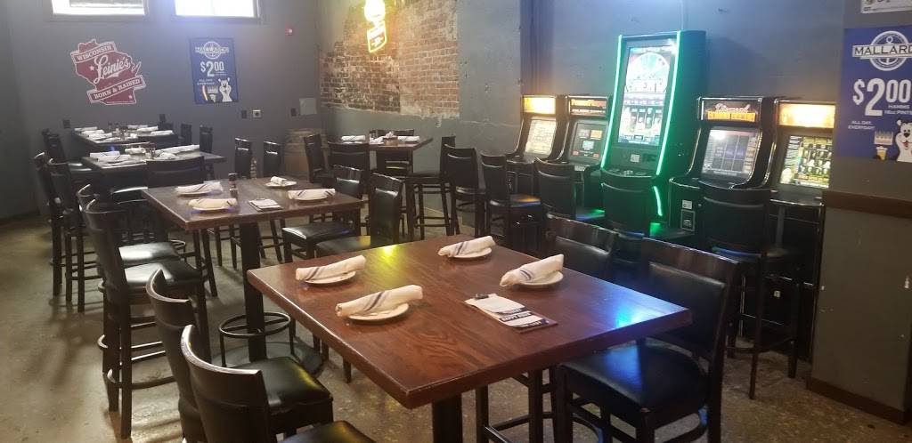 Mallards | restaurant | 230 S Knowles Ave, New Richmond, WI 54017, USA | 7152460154 OR +1 715-246-0154