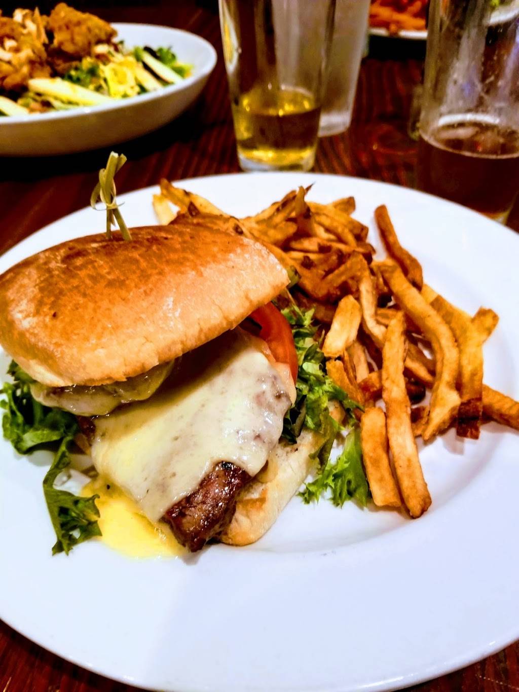 Jackson Street Tavern | restaurant | 1125 Jackson St, Omaha, NE 68102, USA | 4029915637 OR +1 402-991-5637