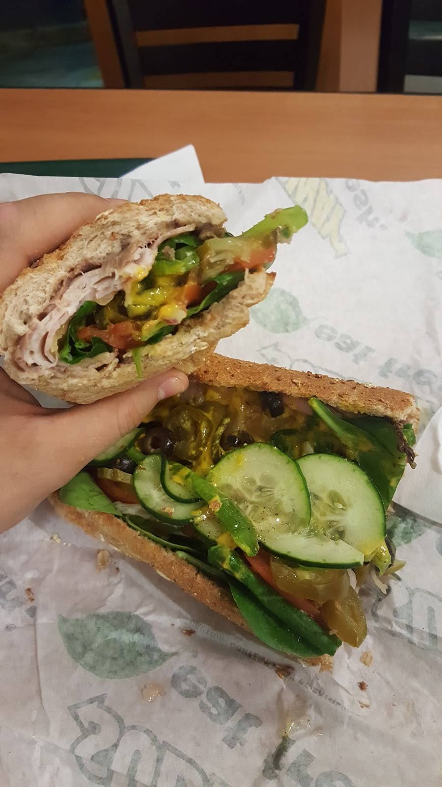 Subway Restaurants | restaurant | 24270 Lyons Ave, Santa Clarita, CA 91321, USA | 6612534999 OR +1 661-253-4999