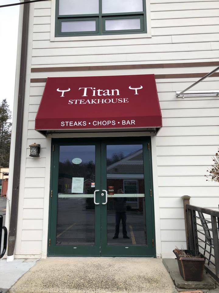 Titan Steakhouse | restaurant | 947 S Lake Blvd, Mahopac, NY 10541, USA | 8455958222 OR +1 845-595-8222