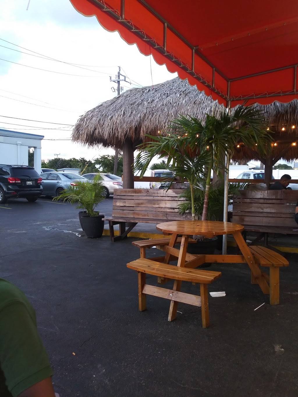 La Granja Express | restaurant | 2700 Broadway Ave, Riviera Beach, FL 33404, USA | 5617662483 OR +1 561-766-2483