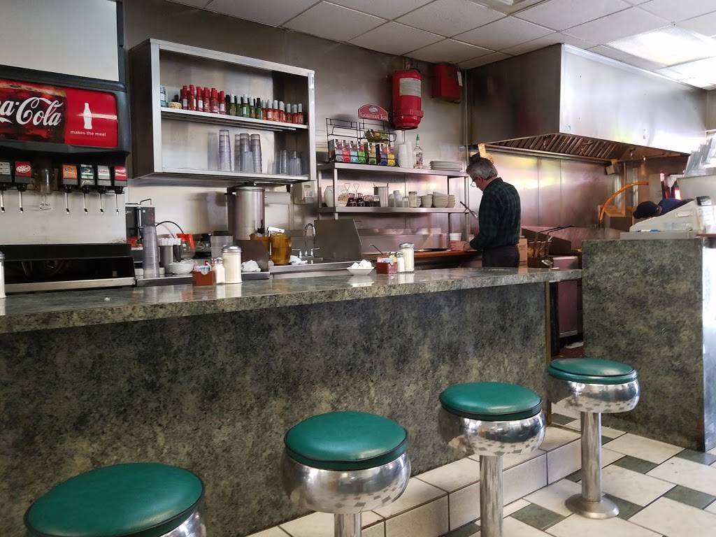 Petes Gyros Place | restaurant | 2819 E Colfax Ave, Denver, CO 80206, USA | 3033219658 OR +1 303-321-9658