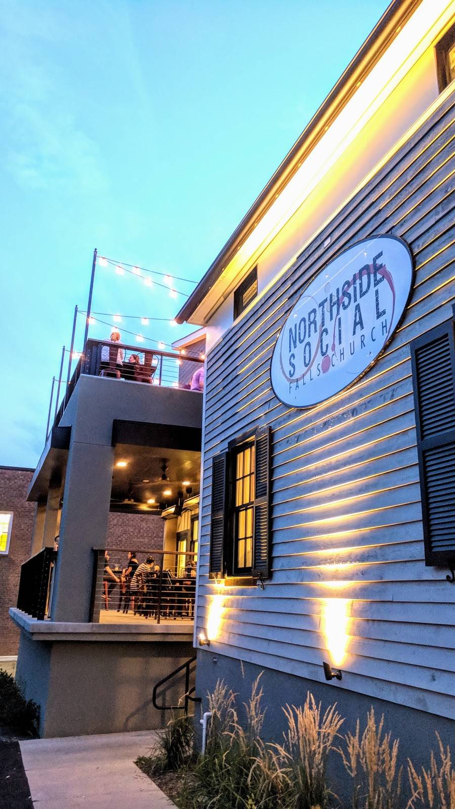 Northside Social Coffee & Wine | restaurant | 205 Park Ave, Falls Church, VA 22046, USA | 7039928650 OR +1 703-992-8650