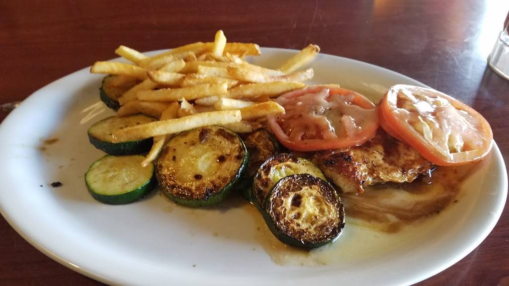 Ruby Tuesday | restaurant | 905 Hartford Turnpike, Waterford, CT 06385, USA | 8604379825 OR +1 860-437-9825