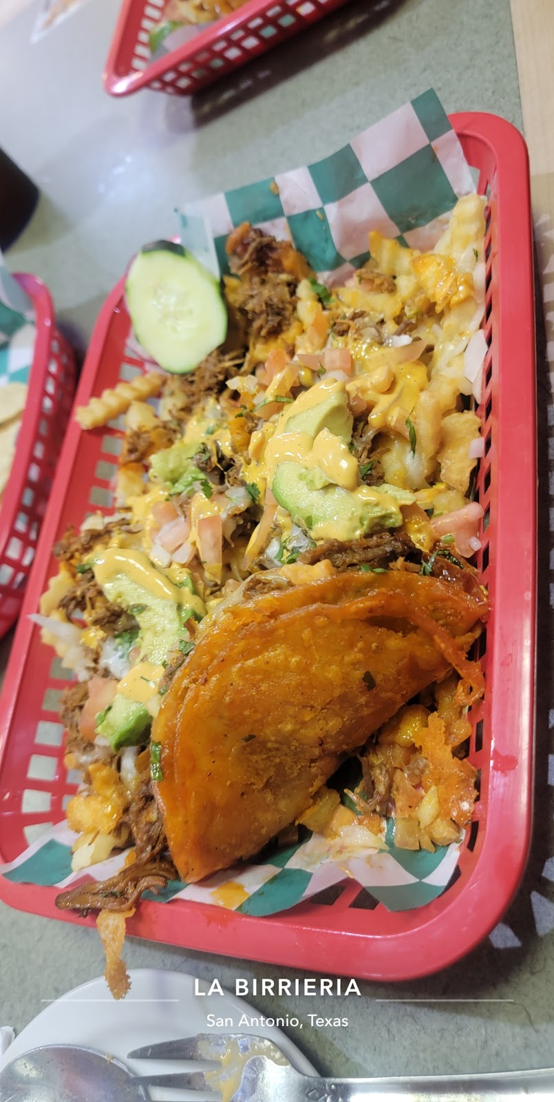 La Birrieria | restaurant | 11211 Perrin Beitel, San Antonio, TX 78217, USA | 2108881825 OR +1 210-888-1825