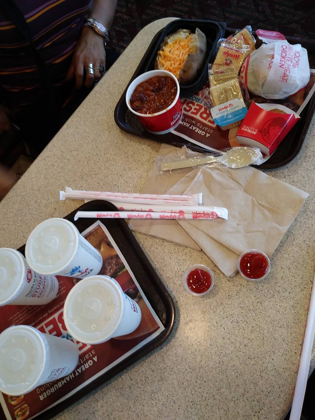 Wendys | restaurant | 3450 W Monte Vista Ave, Turlock, CA 95380, USA | 2096341327 OR +1 209-634-1327