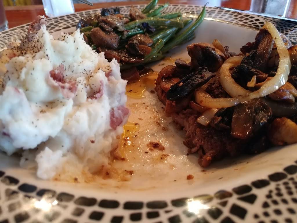 Finleys Bar & Grill | restaurant | 10477 S Airport Way, Manteca, CA 95336, USA | 2099839493 OR +1 209-983-9493