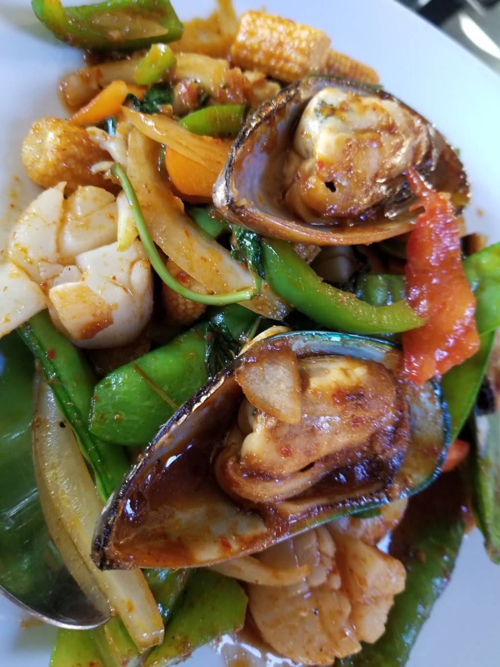 Naam Thai Cuisine | restaurant | 1404 34th Ave, Seattle, WA 98122, USA | 2065686226 OR +1 206-568-6226