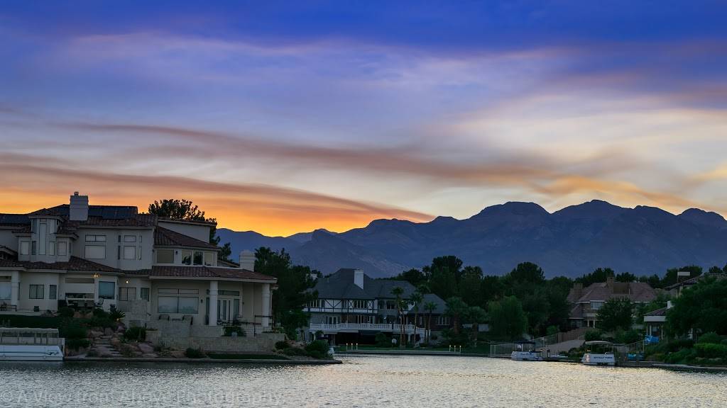 Lakes Lounge | restaurant | 2920 Lake East Dr, Las Vegas, NV 89117, USA | 7023639733 OR +1 702-363-9733