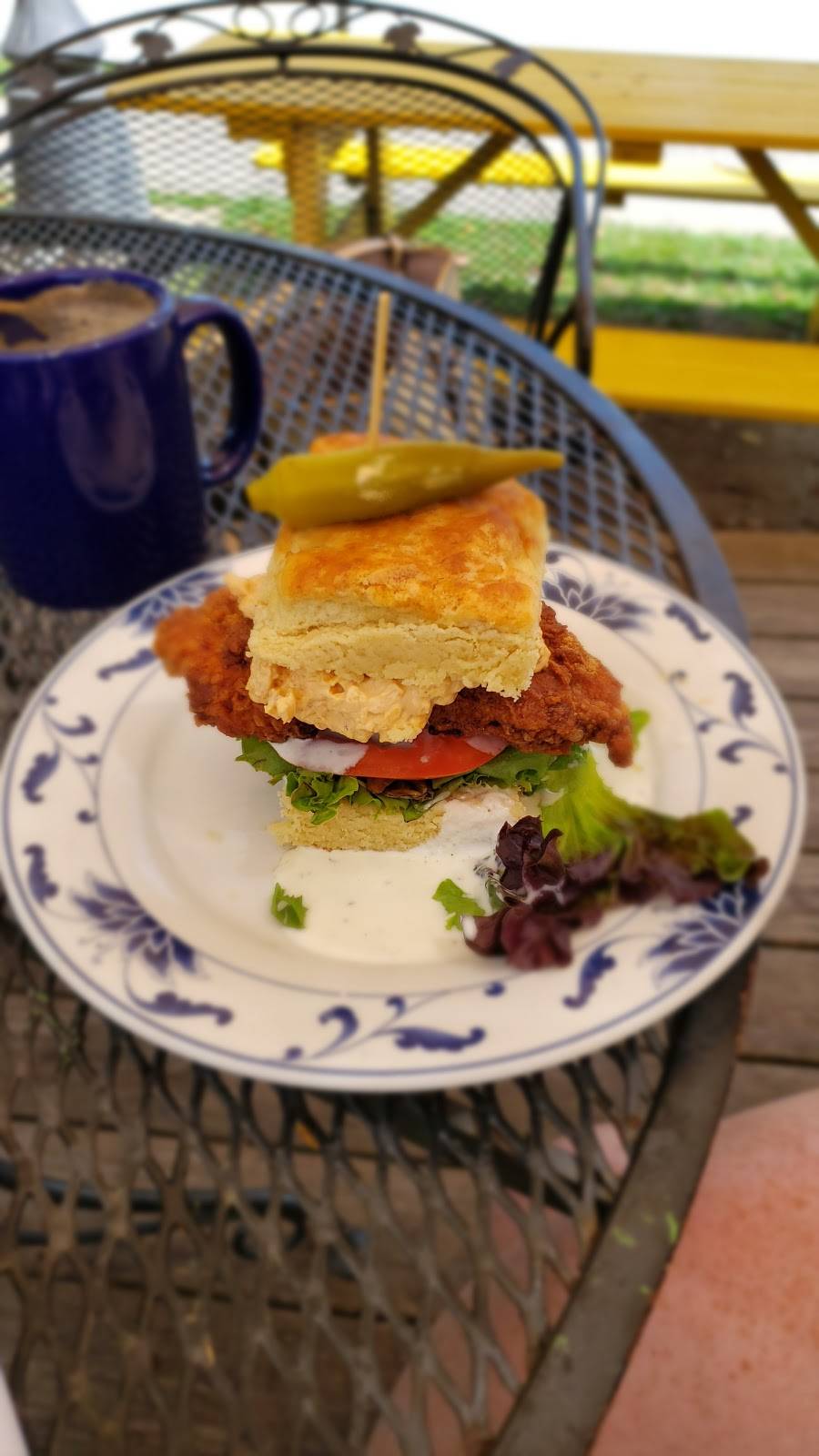 The Blue Chair Cafe & Tavern | restaurant | 35 University Ave, Sewanee, TN 37375, USA | 9315985434 OR +1 931-598-5434