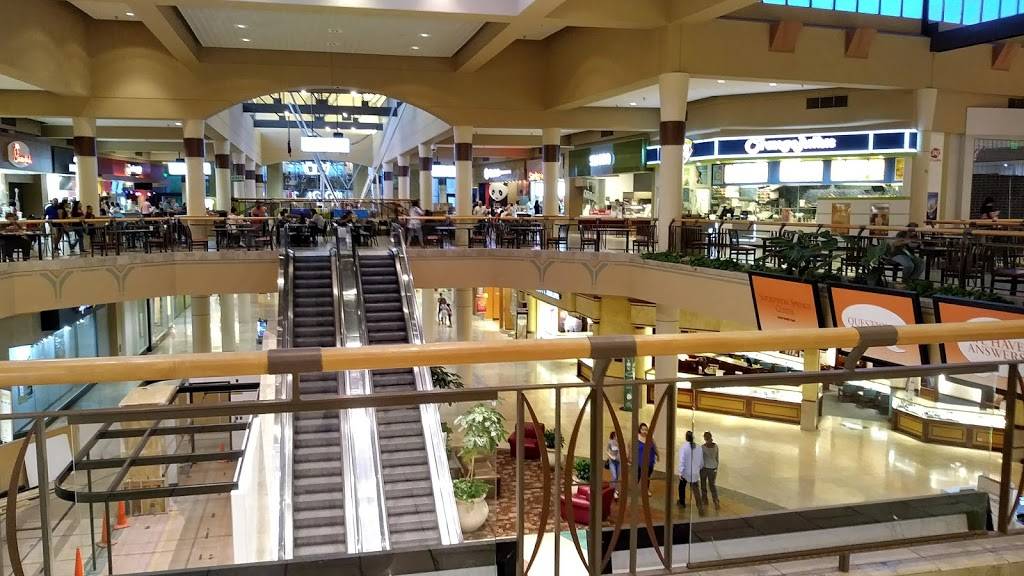 Superstition Springs Center | shopping mall | 6555 E Southern Ave, Mesa, AZ 85206, USA | 4808320212 OR +1 480-832-0212