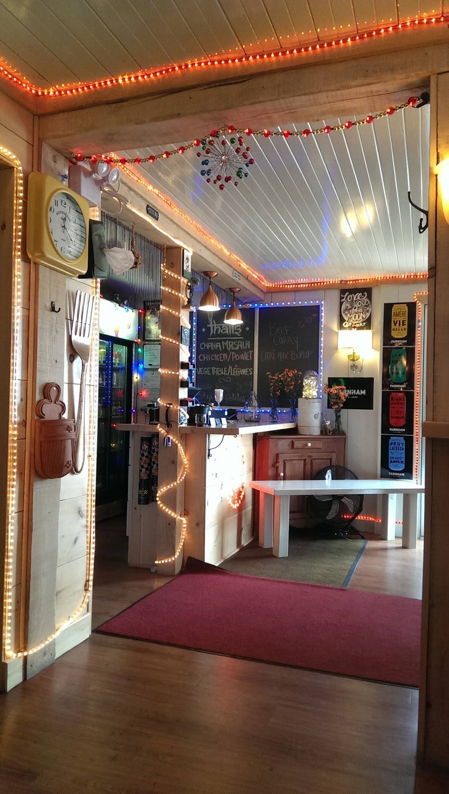 Chez Moi Chez Toi | restaurant | 475 Rue de Bondville, Knowlton, QC J0E 1V0, Canada | 4502435546 OR +1 450-243-5546