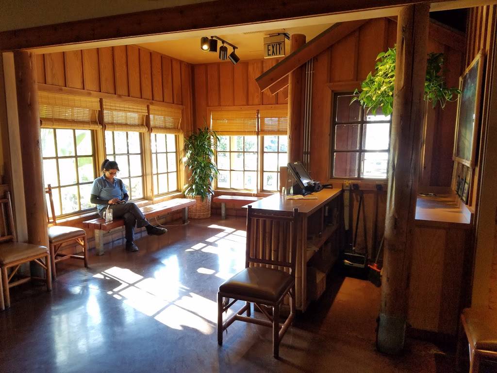 Islands Restaurant Chino | restaurant | 3962 Grand Ave, Chino, CA 91710, USA | 9095916056 OR +1 909-591-6056