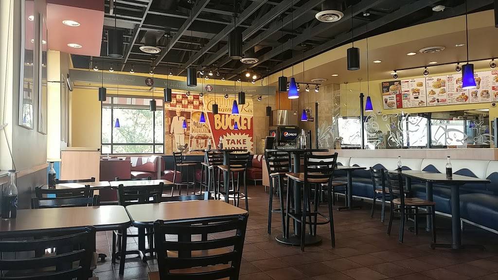 KFC | restaurant | 6104 University Ave, Cedar Falls, IA 50613, USA | 3192668551 OR +1 319-266-8551