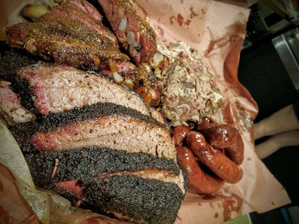 Thomas Bar-B-Q | restaurant | 5594 North Fwy I45, Houston, TX 77076, USA | 7136975033 OR +1 713-697-5033