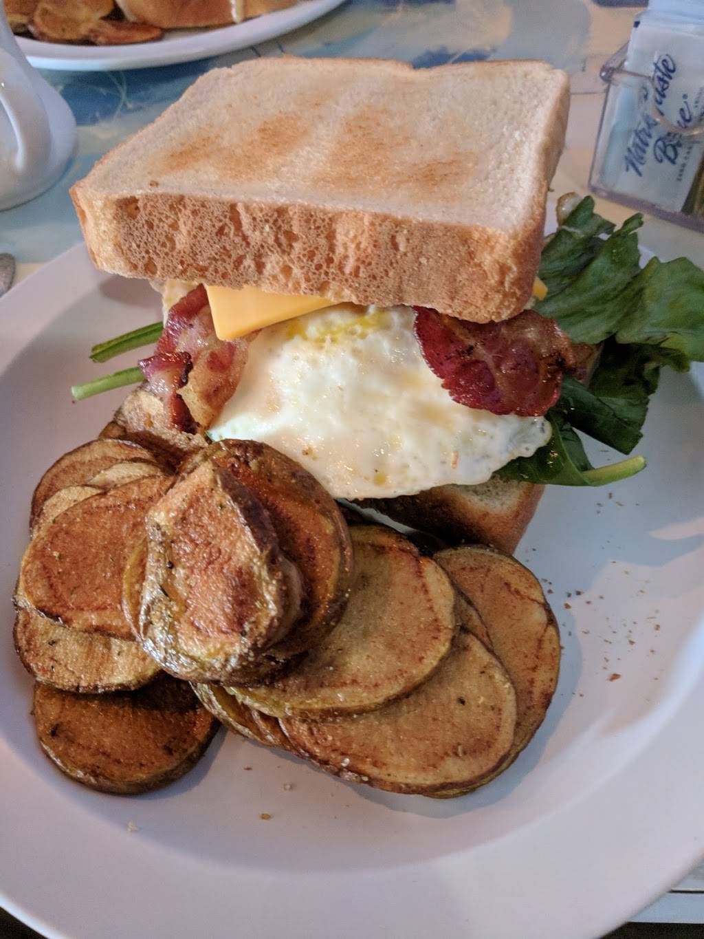 757 Crave | restaurant | 142 W York St, Norfolk, VA 23510, USA | 7572268999 OR +1 757-226-8999