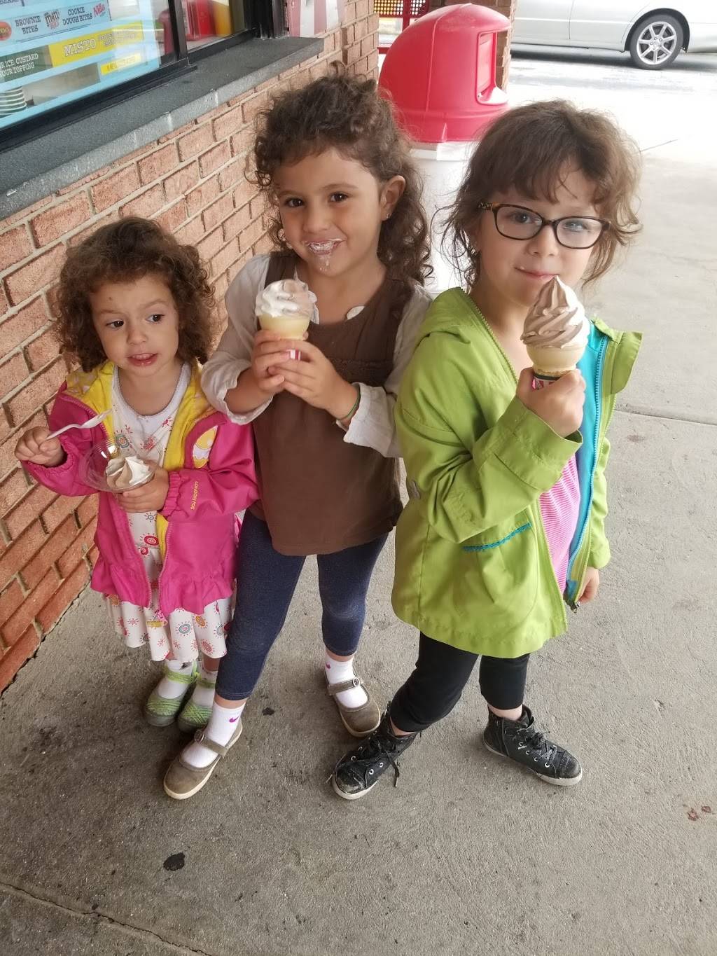 Ritas Italian Ice & Frozen Custard | restaurant | 2105 Sproul Rd, Broomall, PA 19008, USA | 6103550340 OR +1 610-355-0340