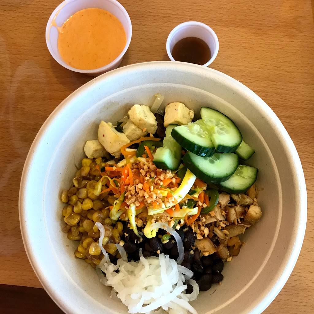 Urban Kitchen Haymarket | restaurant | 6402 Trading Square, Haymarket, VA 20169, USA | 7037540200 OR +1 703-754-0200