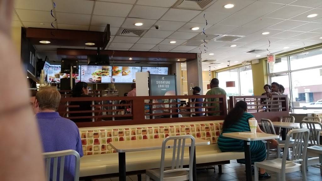 McDonalds | cafe | 6924 Antoine Dr, Houston, TX 77091, USA | 7136830752 OR +1 713-683-0752