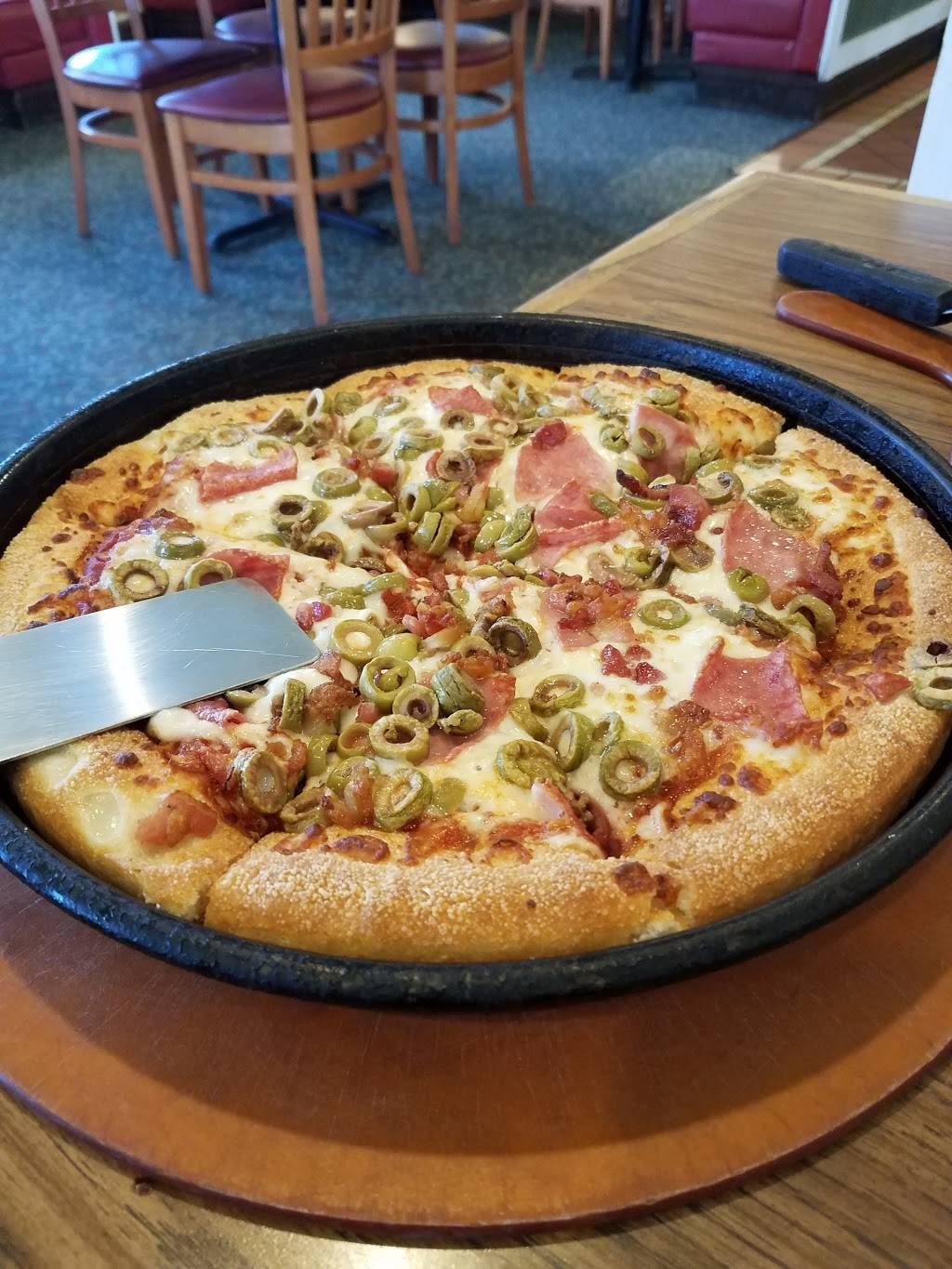 Pizza Hut | restaurant | 700 44th St SW, Wyoming, MI 49509, USA | 6165323366 OR +1 616-532-3366