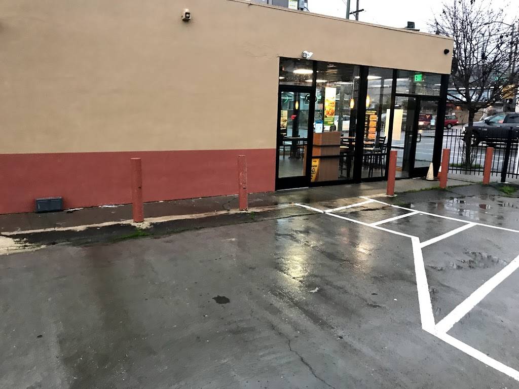 Subway Restaurants | restaurant | 6341 Shattuck Ave, Oakland, CA 94609, USA | 5105971910 OR +1 510-597-1910