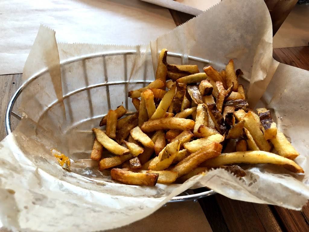 Farm Burger Grant Park | restaurant | 275 Memorial Dr SE Ste B2, Atlanta, GA 30312, USA | 4047481310 OR +1 404-748-1310