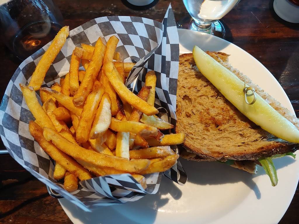 The Greenhouse Café | cafe | 680 Plains Rd W, Burlington, ON L7T 4H4, Canada | 9055271158 OR +1 905-527-1158