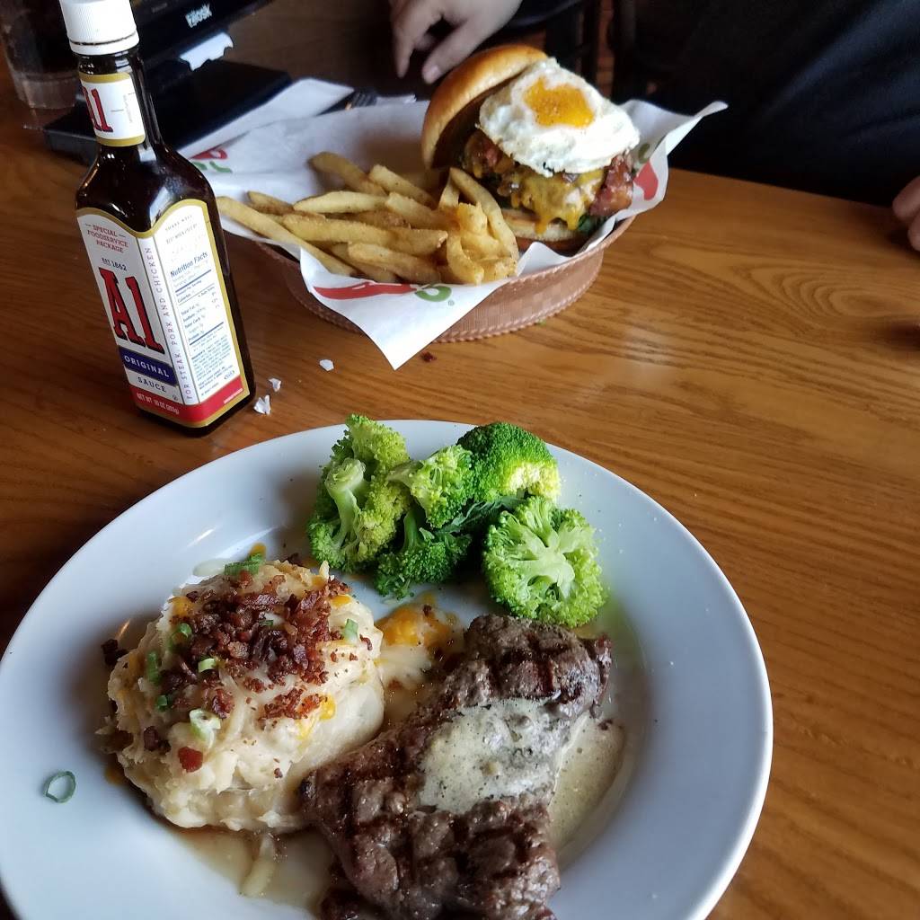 Chilis Grill & Bar | restaurant | 6730 S 27th St, Lincoln, NE 68512, USA | 4024202800 OR +1 402-420-2800