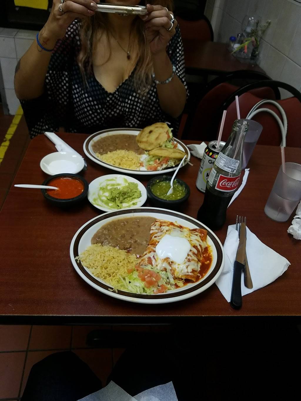 Super Burrito | restaurant | 1502 N Western Ave, Chicago, IL 60622, USA | 7734864195 OR +1 773-486-4195