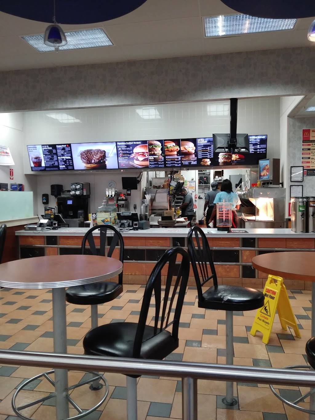 McDonalds | cafe | 6767 103rd St, Jacksonville, FL 32210, USA | 9048544580 OR +1 904-854-4580