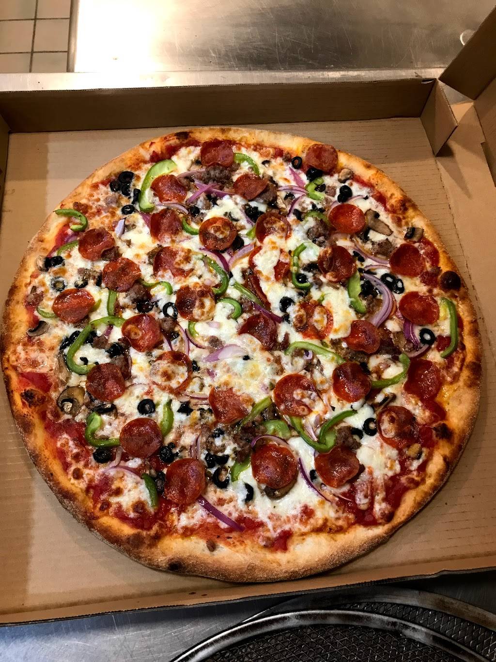 Bonellos New York Pizza | restaurant | 3613, 806 S Gaffey St, San Pedro, CA 90731, USA | 3108327544 OR +1 310-832-7544