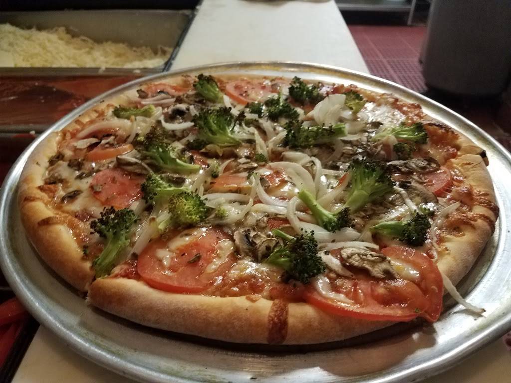 Topanga Pizza | restaurant | 22994 Ventura Blvd, Woodland Hills, CA 91364, USA | 8182224944 OR +1 818-222-4944