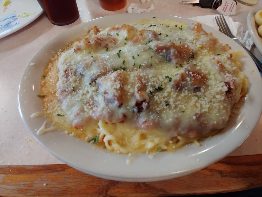 Hub Room | restaurant | 1775 Bellefontaine St, Wapakoneta, OH 45895, USA | 4197382550 OR +1 419-738-2550