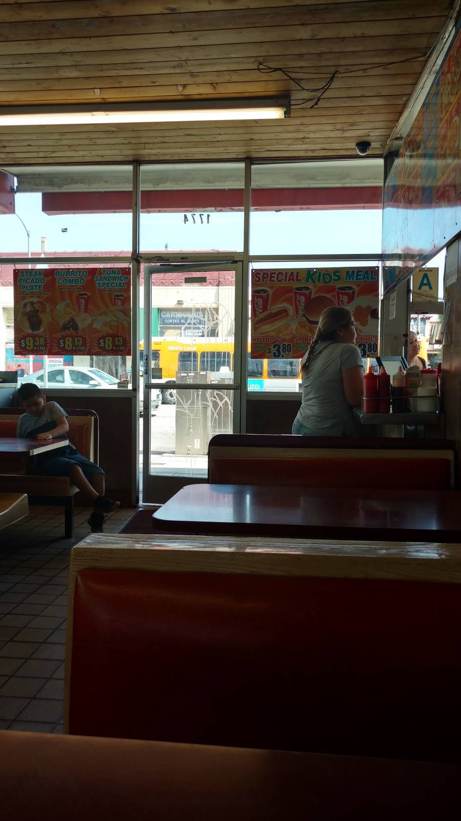 Boys Burgers | restaurant | 1774 Florence Ave, Los Angeles, CA 90001, USA | 3235880209 OR +1 323-588-0209