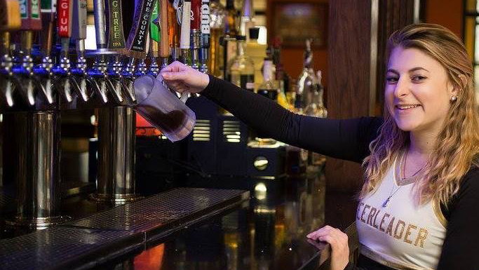 Cheerleader Pub & Grill | restaurant | 1400 Cinnamon Hill Ln, Columbia, MO 65201, USA | 5734426066 OR +1 573-442-6066