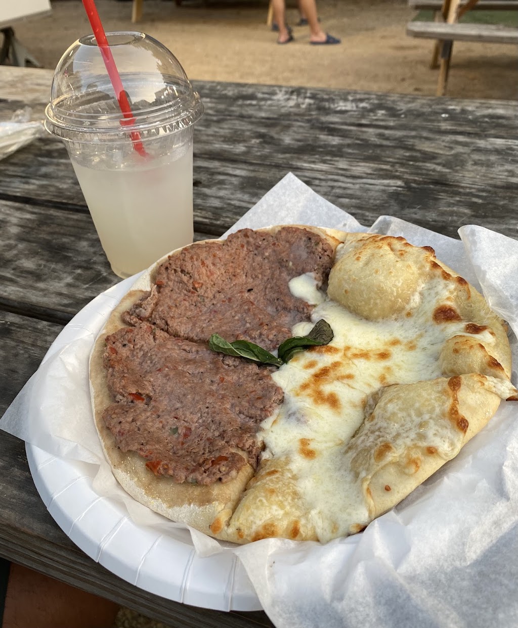 Le beirut pizza & pastries | restaurant | 2512 Rio Grande St, Austin, TX 78705, USA | 7378881698 OR +1 737-888-1698