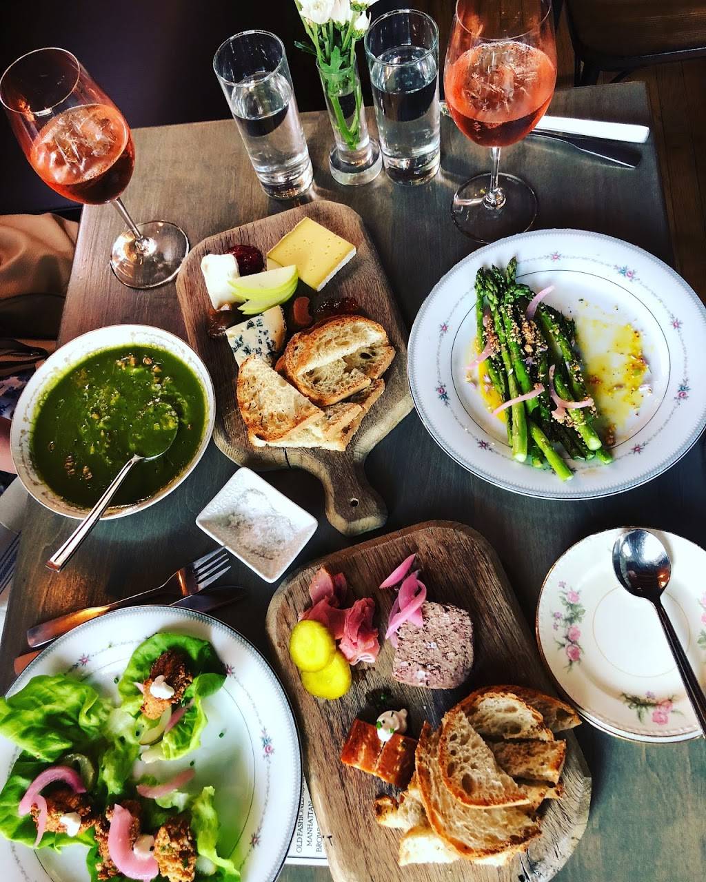 Tavern & Grocery | restaurant | 333 W Main St, Charlottesville, VA 22903, USA | 4342937403 OR +1 434-293-7403