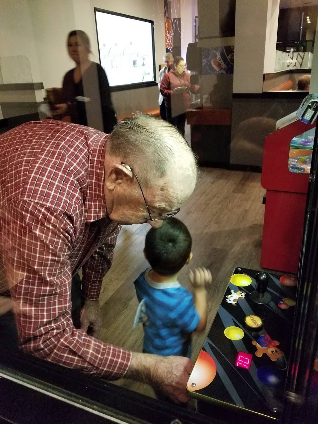 Round Table Pizza | meal delivery | 150 N Wilma Ave, Ripon, CA 95366, USA | 2095995188 OR +1 209-599-5188