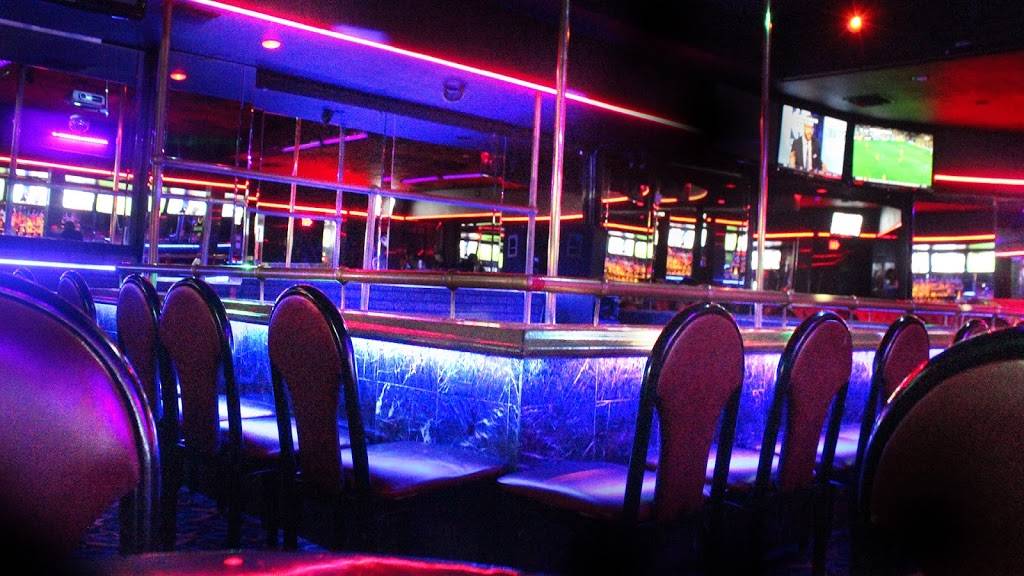 Club 7557 | restaurant | 7557 Woodley Ave, Van Nuys, CA 91406, USA | 8183760373 OR +1 818-376-0373