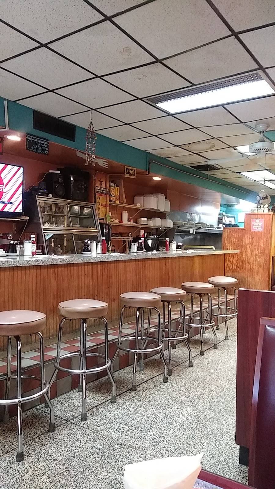 Jerrys 637 | restaurant | 637 Bay St, Staten Island, NY 10304, USA | 7188767685 OR +1 718-876-7685