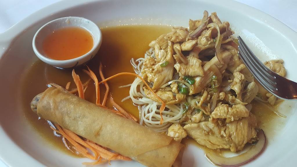 Duangrats Thai Restaurant | restaurant | 5878 Leesburg Pike, Falls Church, VA 22041, USA | 7038205775 OR +1 703-820-5775