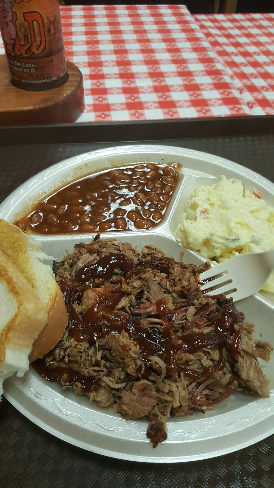 Hog Wild Pit Bar-B-Q | restaurant | 3550 N Woodlawn Blvd #100, Wichita, KS 67220, USA | 3166841945 OR +1 316-684-1945