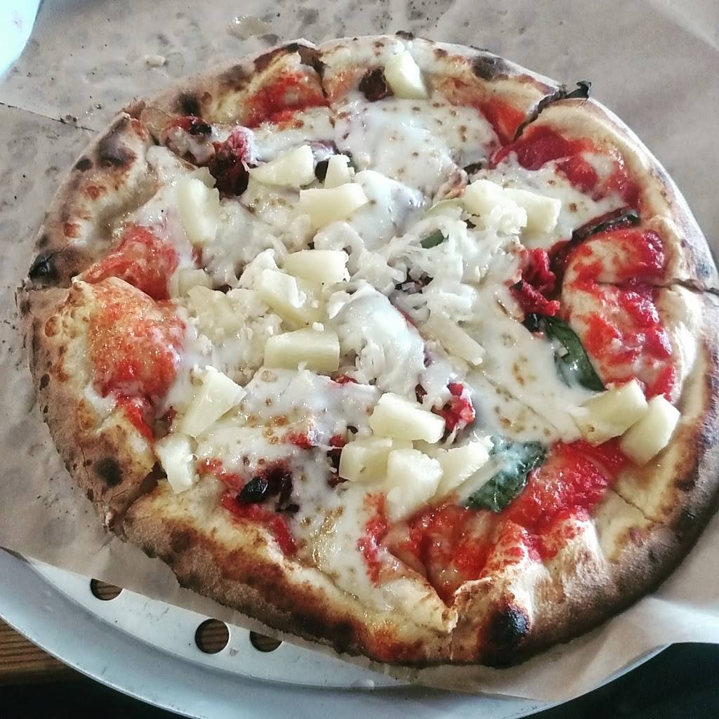 Urban Bricks Pizza Co. | restaurant | 17603 La Cantera Pkwy, San Antonio, TX 78257, USA | 2106993333 OR +1 210-699-3333