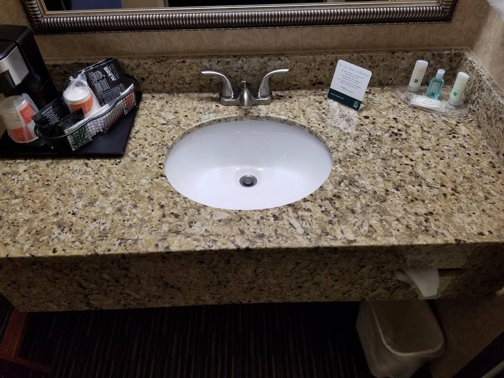 Quality Inn | restaurant | 1210 US-45 N, Columbus, MS 39705, USA | 6627980057 OR +1 662-798-0057