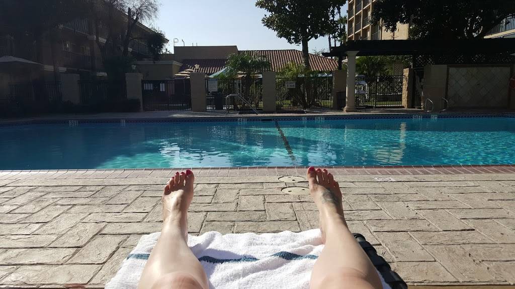 The Hotel Fullerton | restaurant | 1500 S Raymond Ave, Fullerton, CA 92831, USA | 7146359000 OR +1 714-635-9000